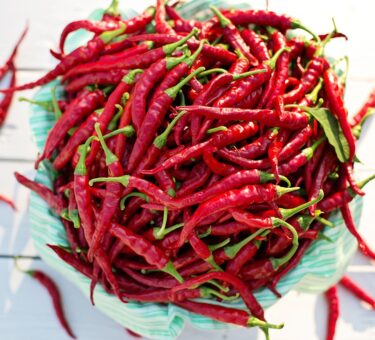 cayenne peppers 2779833 1280