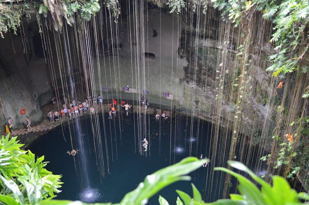 cenote 352118 1280