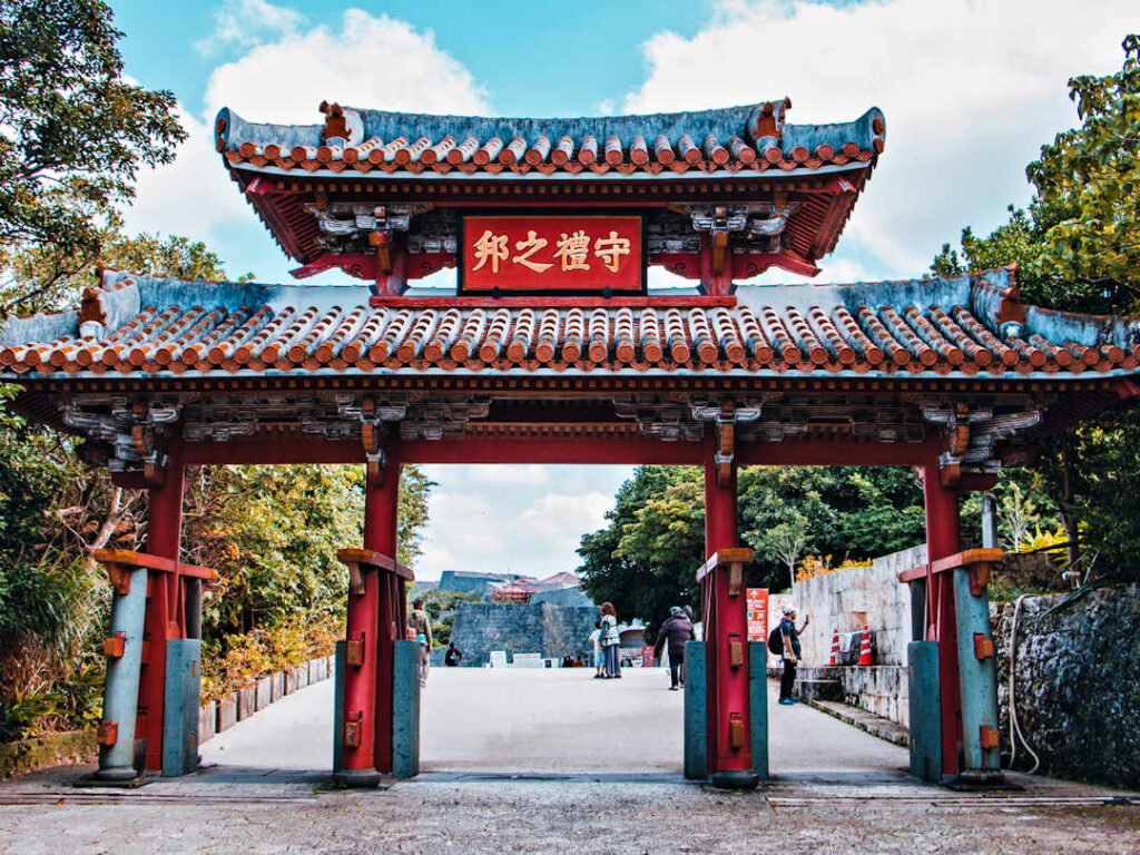 shurei mon gate by sho k on unsplash